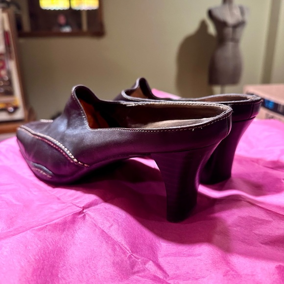 Aerosols slip on shoes. Size 10 leather upper. - Picture 4 of 6